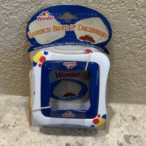 New Wonder Bread Sanwich Seal'r N' Decruster Removes Crust Sandwich Sealer Blue